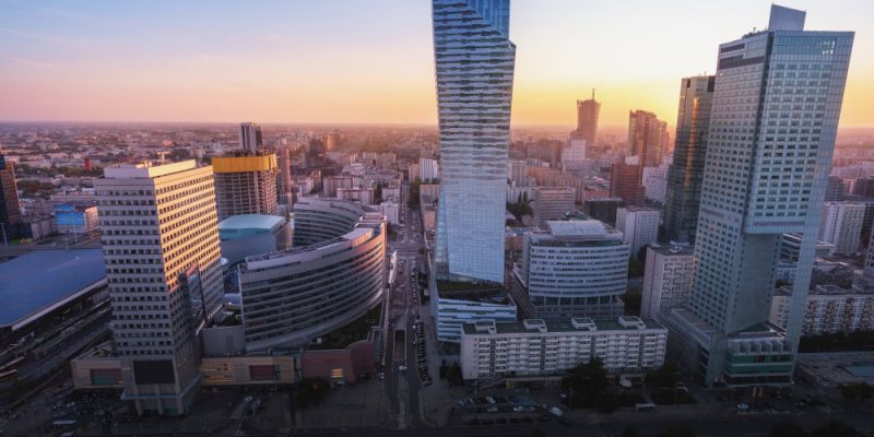 Jak kształtują się ceny na rynku mieszkaniowym w Warszawie?