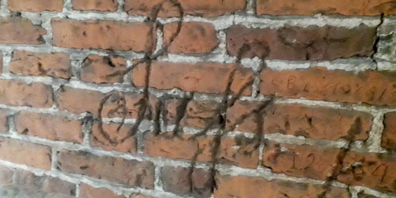 Nowożytne „graffiti” na ścianie Wielkiego Młyna