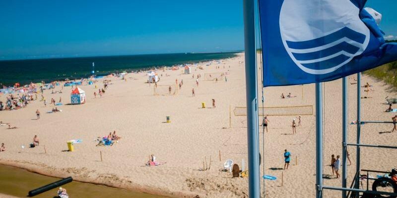 Błękitne flagi nad gdańskimi kąpieliskami i przystaniami - to znak najwyższej jakości