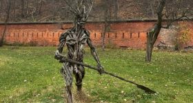 Rzeźba „Wioślarz” Jana Sajdaka została zdewastowana