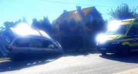 Pijany kierowca rozbił skradziony samochód