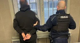 Zatrzymano mężczyznę, który płacił fałszywymi banknotami na stacji paliw