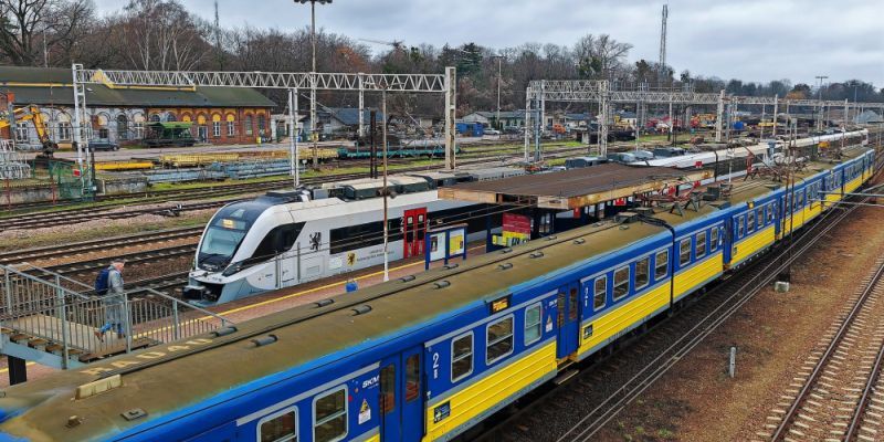 Zmiany w SKM – koniec z kasowaniem papierowych biletów