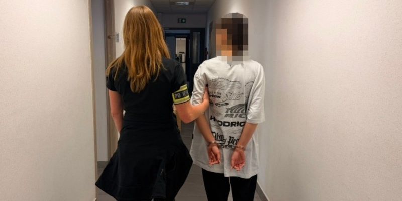 Kradli telefony kierowcom przewozów „na aplikację”. Dwie osoby zatrzymane na Mokotowie