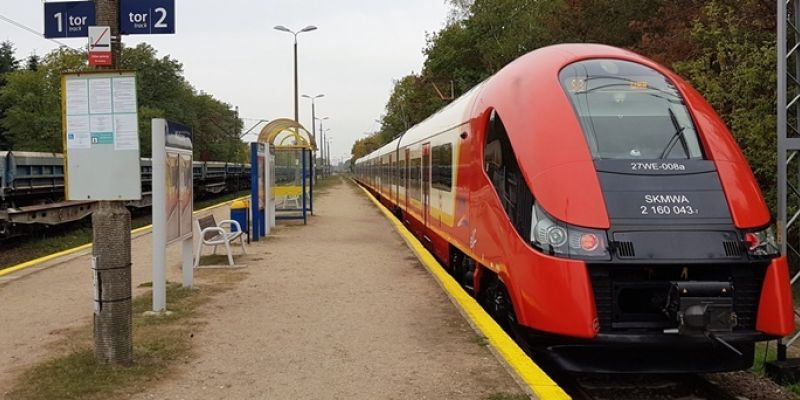 Dojedziemy pociągiem z Warszawy nad Jezioro Zegrzyńskie