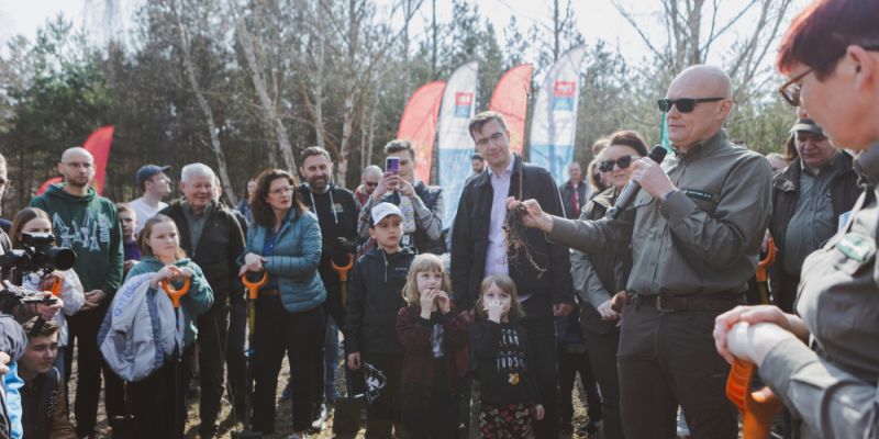 W Gdańsku posadzono 1000 sadzonek dębów
