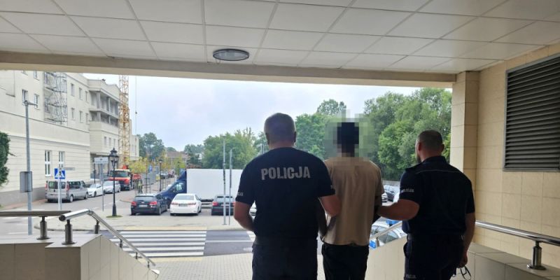 Nietrzeźwy kierowca bez prawa jazdy i dokumentów spowodował kolizję