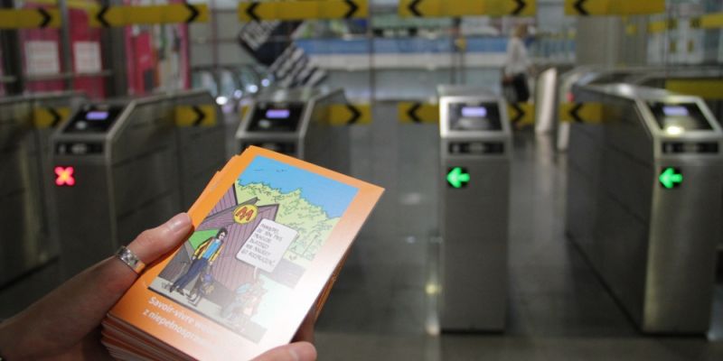 Nauka integracyjnych manier w metrze