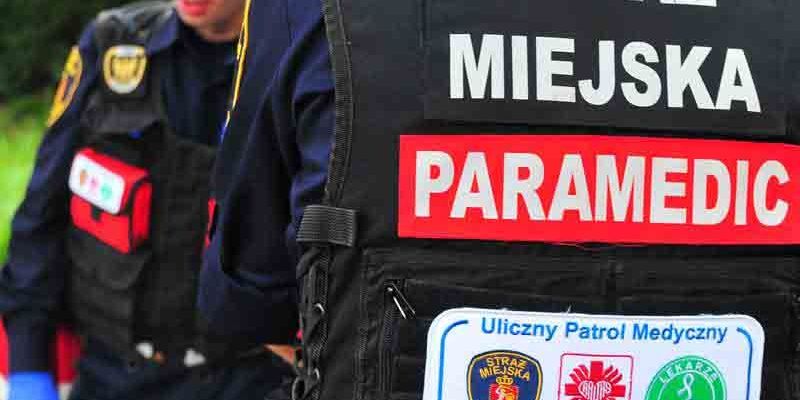 Strażnicy z Ulicznego Patrolu Medycznego ratowali 87-latka