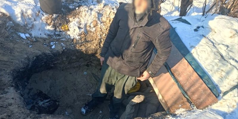 Od 15 lat mieszka w ziemiance nad Wisłą