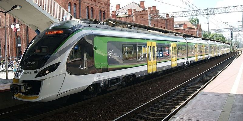 Darmowe przejazdy WKD i KM dla rodzin z dzieckiem z niepełnosprawnością