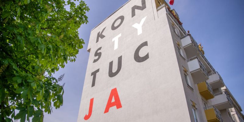 Mural „Konstytucja” w Dniu Flagi odsłonięty