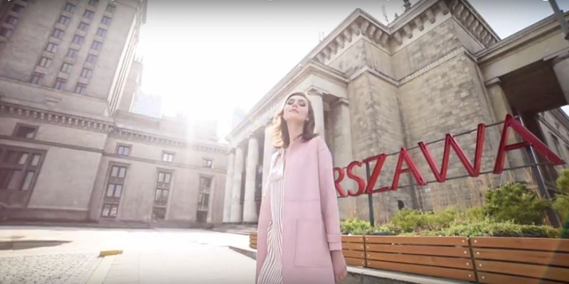 Nowojorski Times Square z Warszawą w tle!