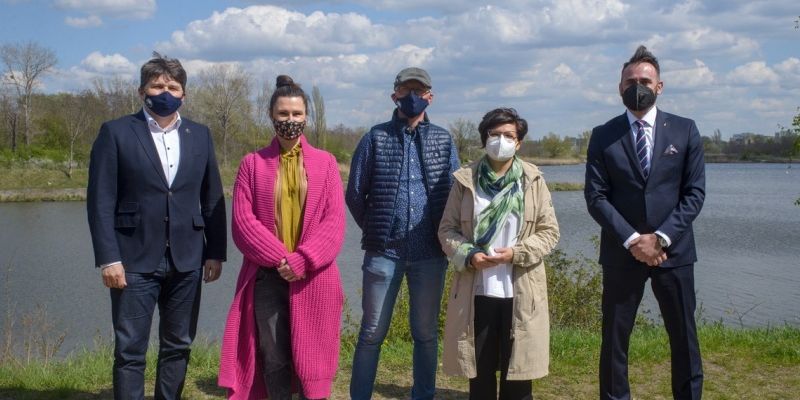 Dużo zieleni i rekreacja. Powstaje park nad kanałem Żerańskim