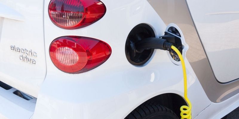 Elektryczne auta kosztem transportu publicznego