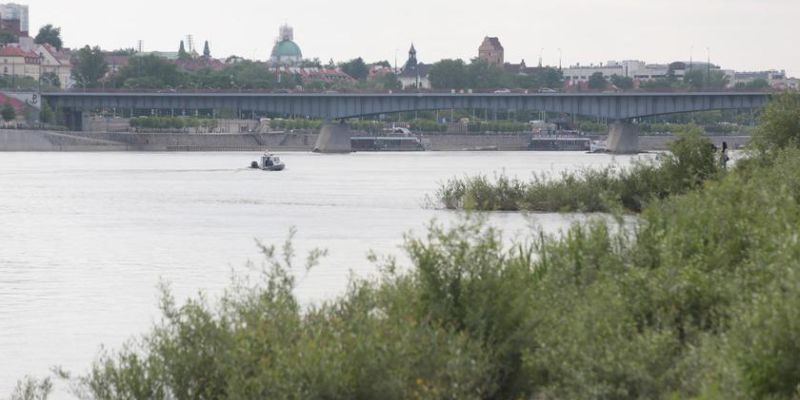 Dramatyczne wydarzenie nad Wisłą: wyłowiono ciało w okolicy budowy kładki pieszo-rowerowej