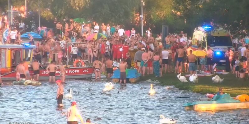 Plażowicze i WOPR uratowali 18-latka nad Jeziorem Zegrzyńskim