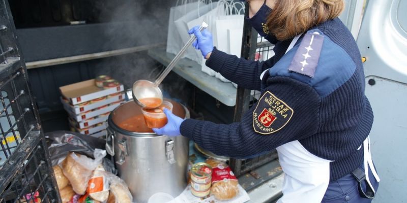 Strażnicy miejscy nie zostawią bezdomnych bez opieki