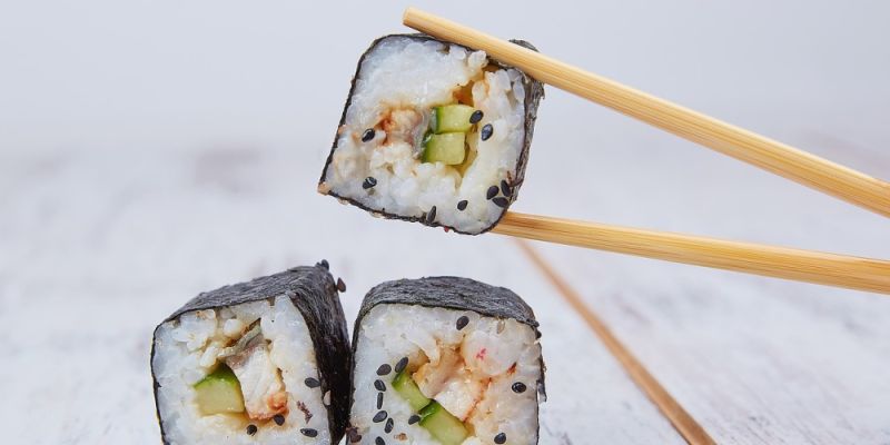 Dlaczego warto spróbować sushi i czym wyróżnia się na tle innych dań?