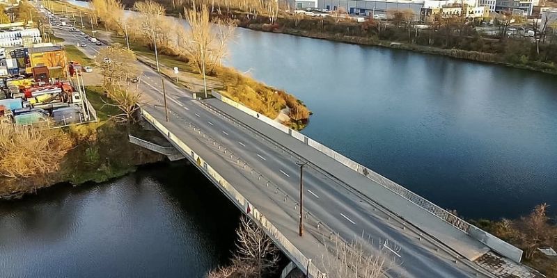 Nowy most na ul. Płochocińskiej przeszedł próby obciążeniowe