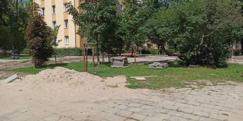 Remont podwórka przy Białobrzeskiej