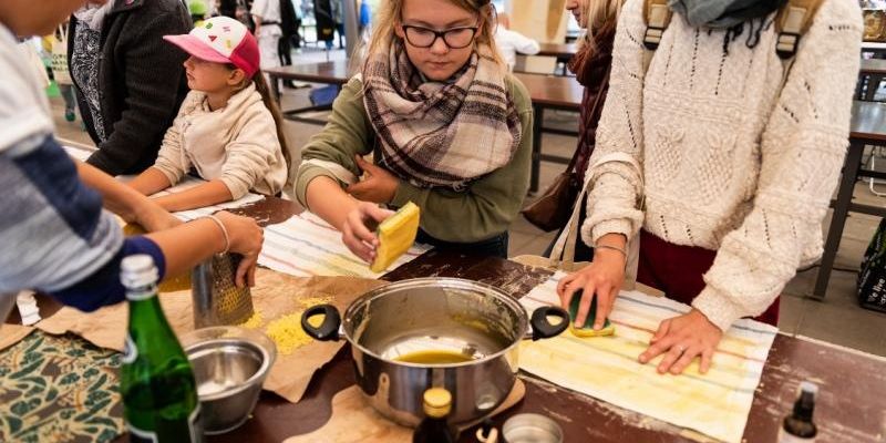 Pikniki sąsiedzkie i ekologiczne spotkanie na rynku