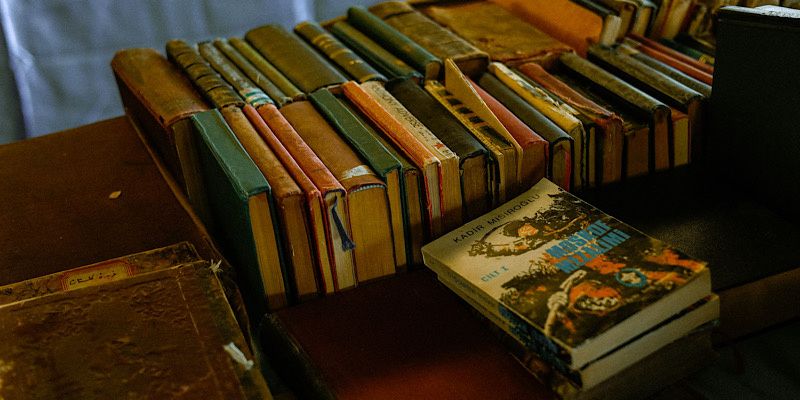 Sąsiedzka zbiórka książek i płyt na Pradze-Północ. Daj drugie życie przedmiotom i wesprzyj fundacje charytatywne