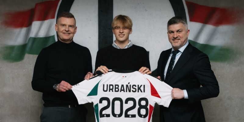 Młodzieżowy reprezentant Polski na dłużej w Legii