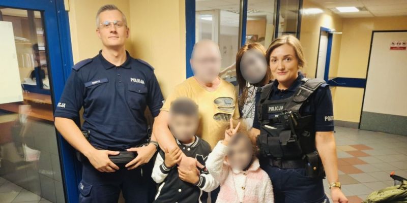 Policjanci pomogli 5-letniej dziewczynce, która została sama na peronie