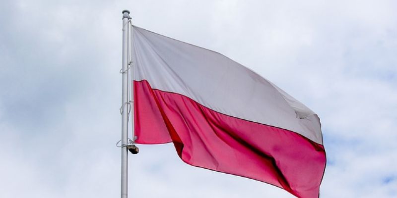 Dzielnica przed majówką rozda flagi