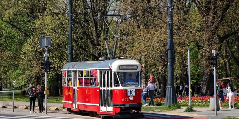 Zabytkowy tramwaj na Dzień Kobiet: Specjalna linia K połączy dzielnice Warszawy