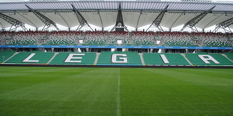 #GotowiDoPomocy: Centralny punkt szczepień na stadionie Legii