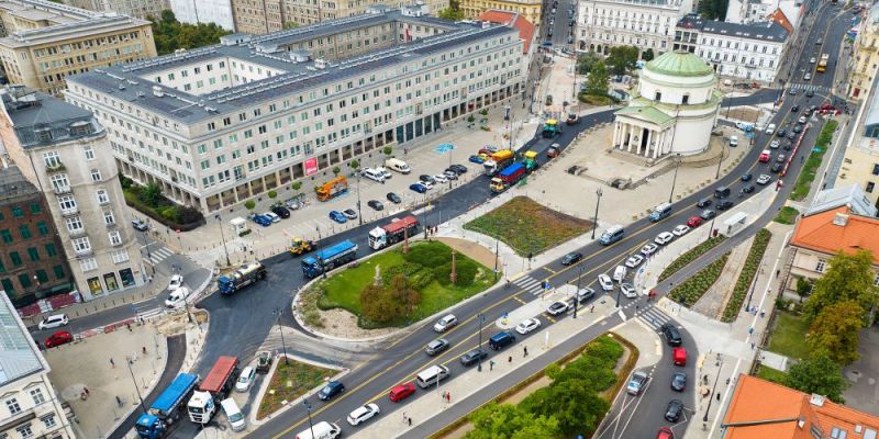 Pięknie na Pięknej i dwie nowe jezdnie na placu Trzech Krzyży