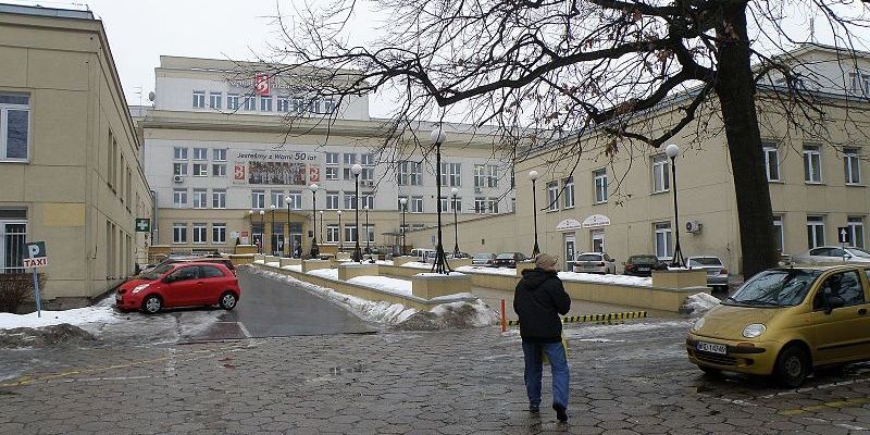 Bakteria odporna na antybiotyki wykryta w Szpitalu Bielańskim