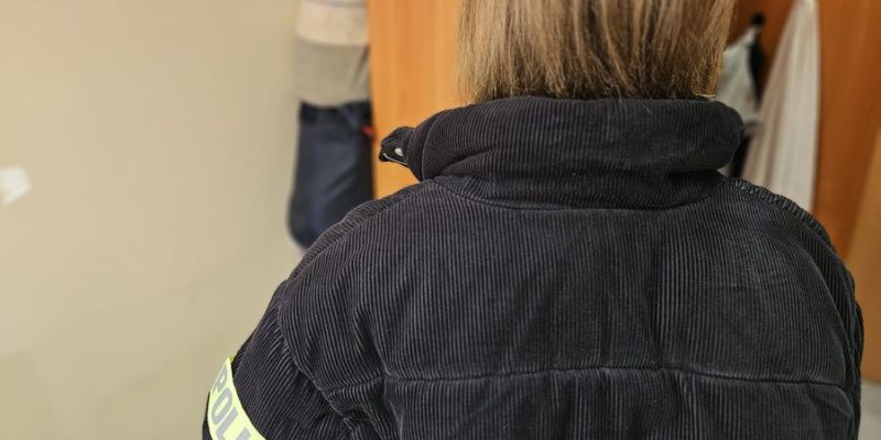 Poszukiwany listem gończym schował się za szafą
