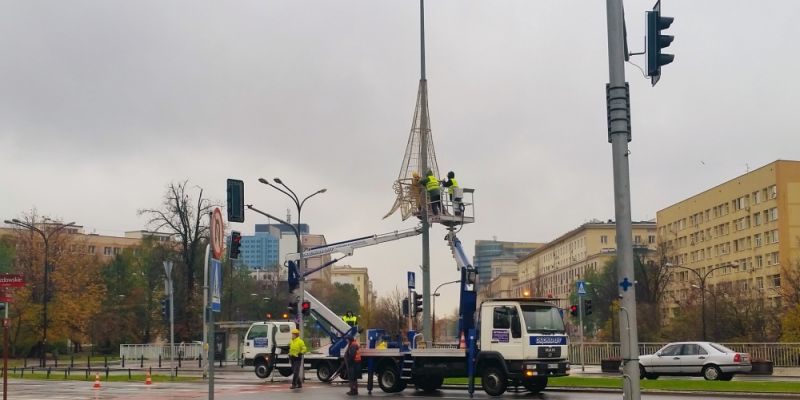 Iluminacja już się montuje