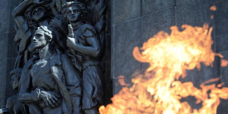 Państwowe obchody 83. rocznicy powstania w getcie warszawskim: Warszawa oddaje hołd bohaterom