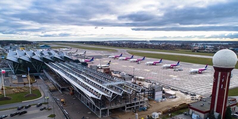 Wiecha na pirsie zachodnim. Port Lotniczy Gdańsk rozbudowuje terminal pasażerski T2