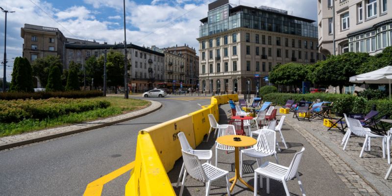 Letnie ogródki wróciły na plac Zbawiciela