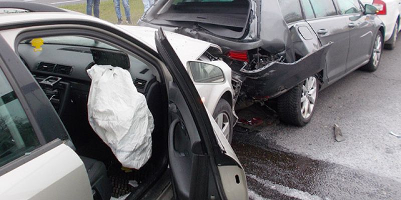 Trzy osoby poszkodowane w zderzeniu czterech samochodów na Ochocie