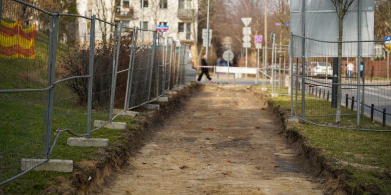 Modernizacja chodnika przy ulicy Mołdawskiej: Poprawa komfortu pieszych na Ochocie