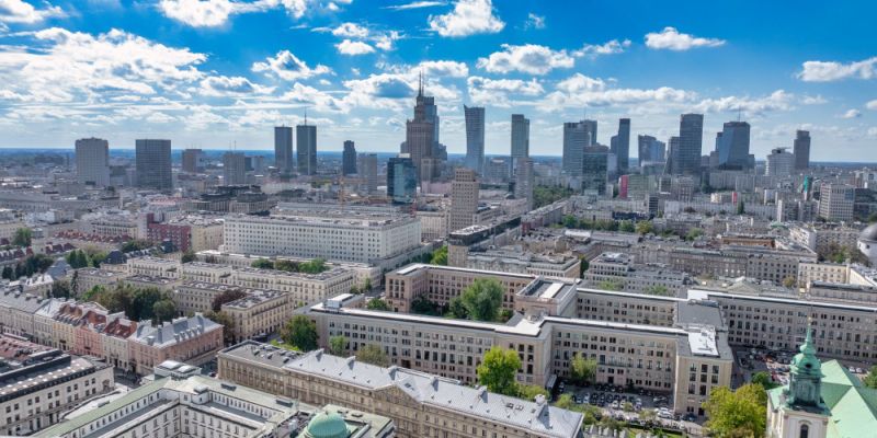 „Warszawa oddycha lepiej” – miasto chwali się efektami wymiany starych pieców