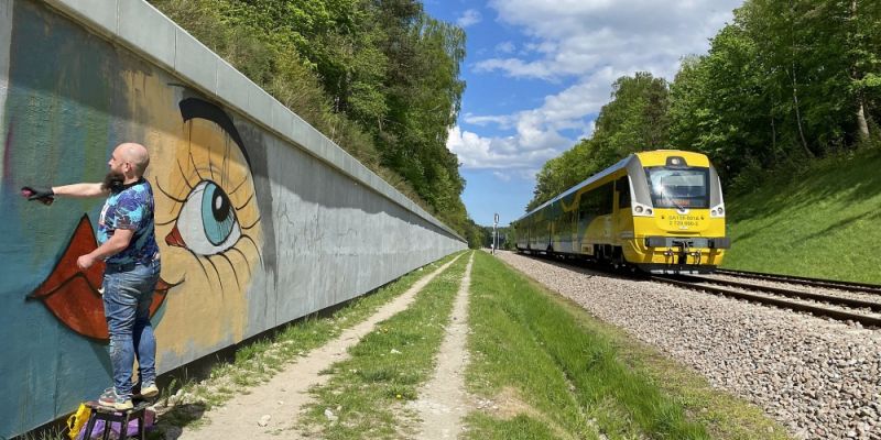 Oko na kolej. Street-art. Na trasie Pomorskiej Kolei Metropolitalnej