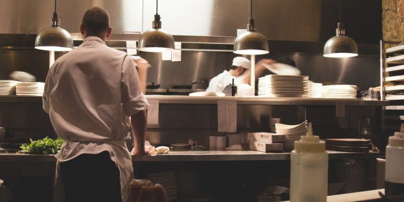 Stolica ponownie pomaga restauratorom