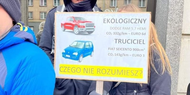 Za czy przeciw Strefie Czystego Transportu? Warszawscy radni podejmą decyzję w obliczu protestu