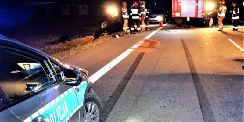 Zderzenie czołowe dwóch osobówek - policjanci zatrzymali sprawcy wypadku prawo jazdy