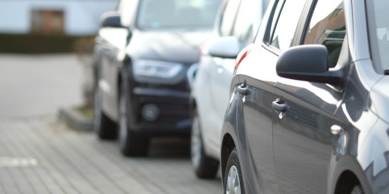 Spór o parkingi na Ursynowie: mieszkańcy zapowiadają protesty