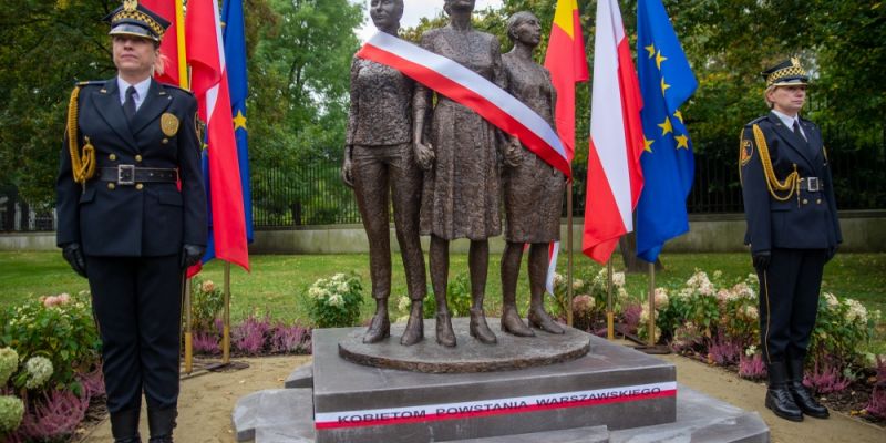 Odsłonięto pomnik Kobietom Powstania Warszawskiego