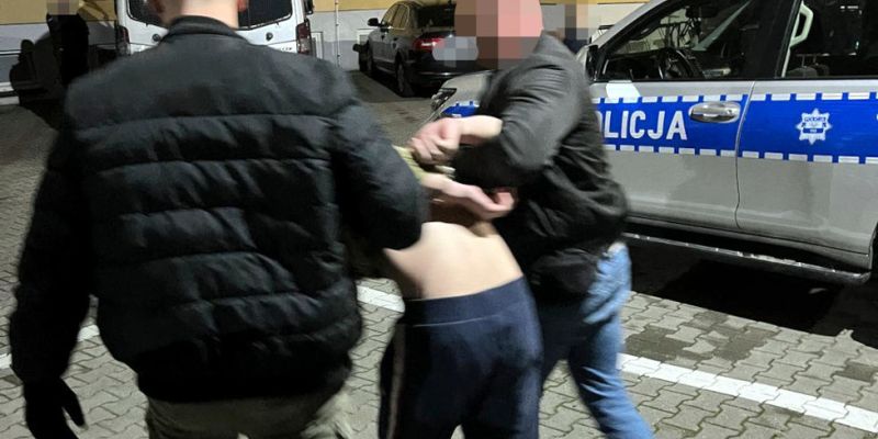 Młody mężczyzna aresztowany za dwa rozboje z nożem, liczył jedynie na mandat
