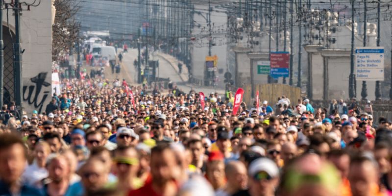 Półmaraton Warszawski 2026. Wielkie święto biegania i paraliż ulic w stolicy